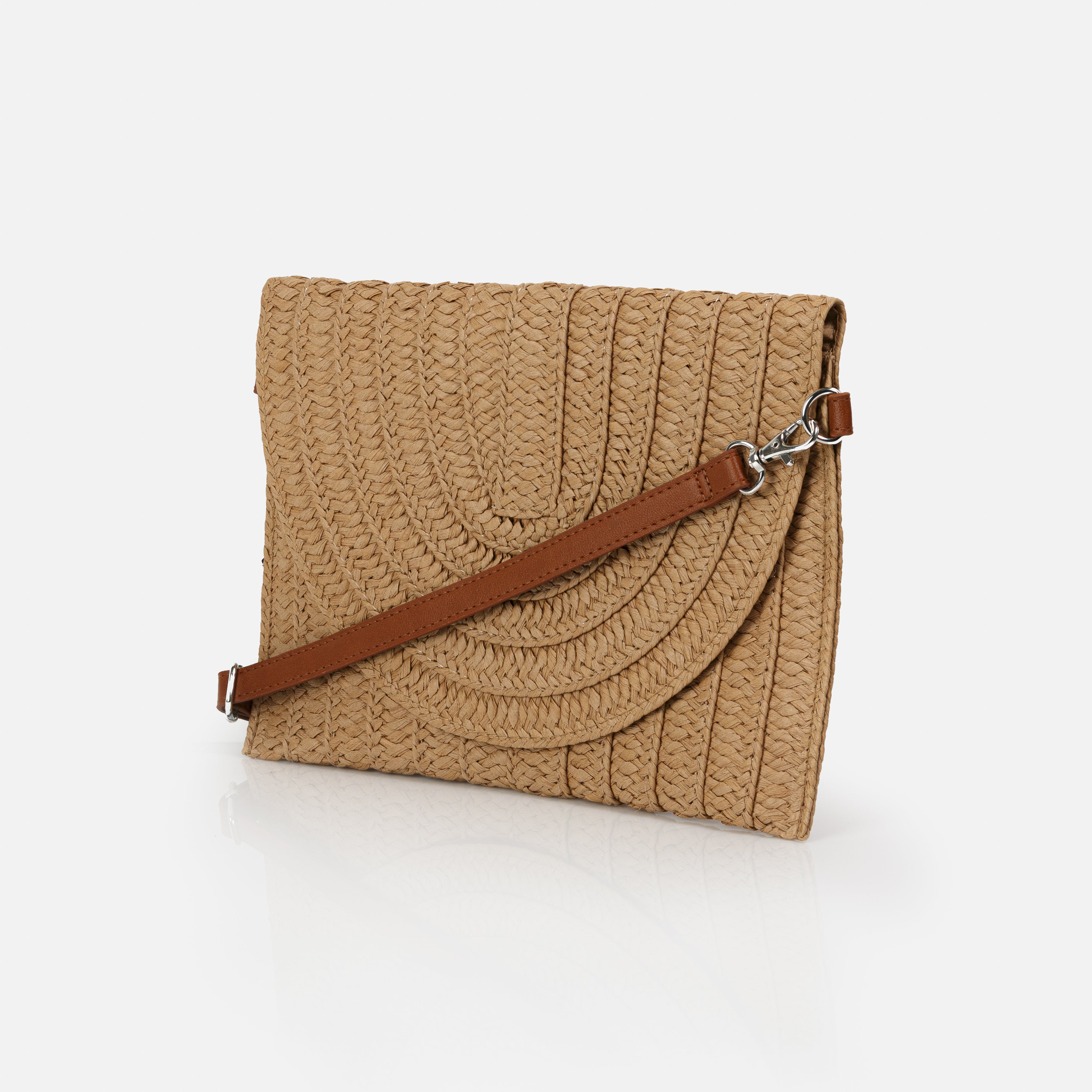 Pochette en paille avec ganse amovible