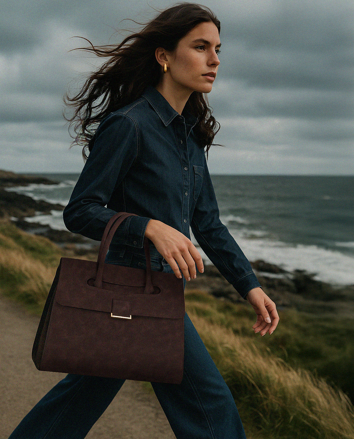 Sac à main brun foncé en suède – Bizou - Main Image