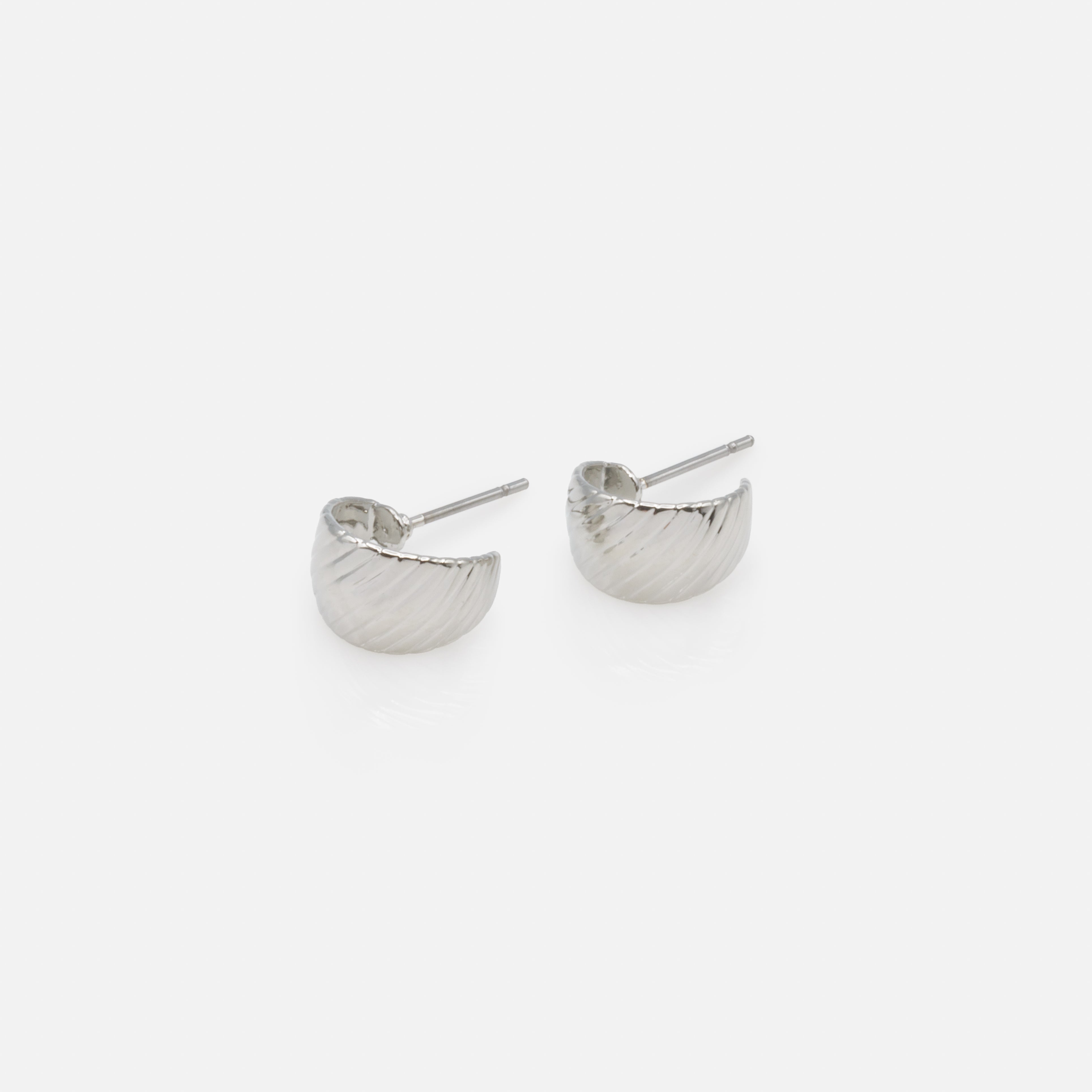 Boucles d'oreilles anneaux argentés ouverts avec rainures
