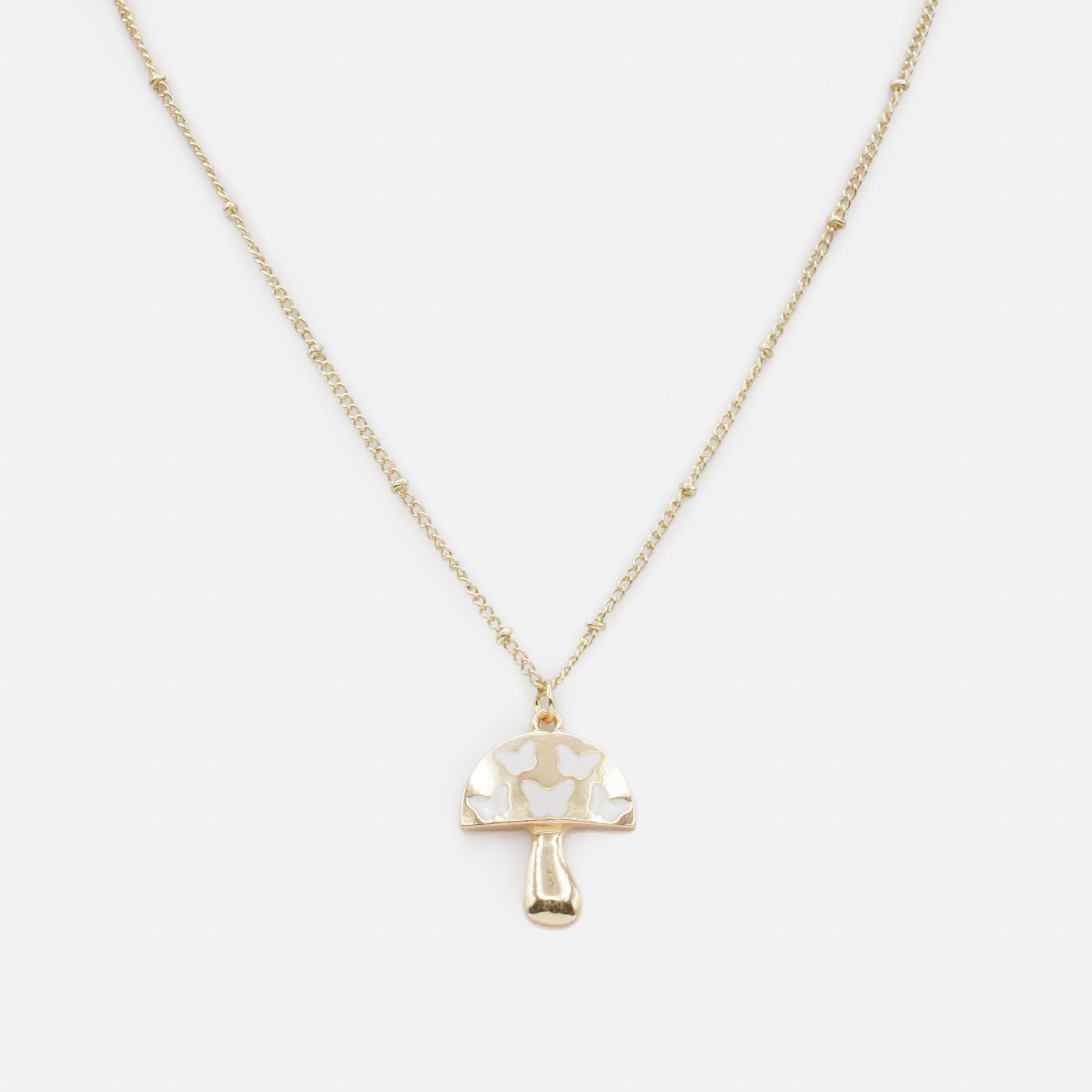 Collier doré breloque champignon avec papillons blancs