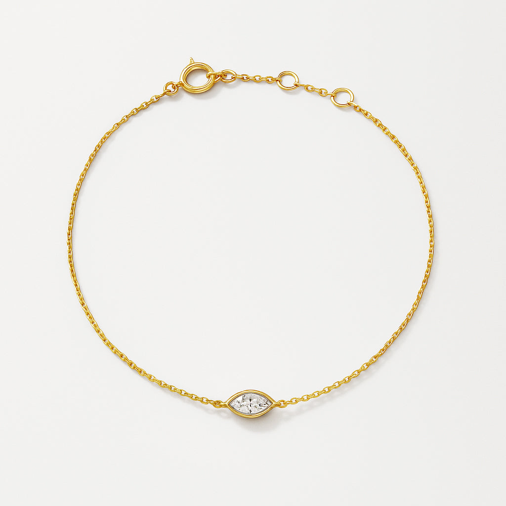 Bracelet en or 10 carats serti d'un zircon cubique taillé en marquise