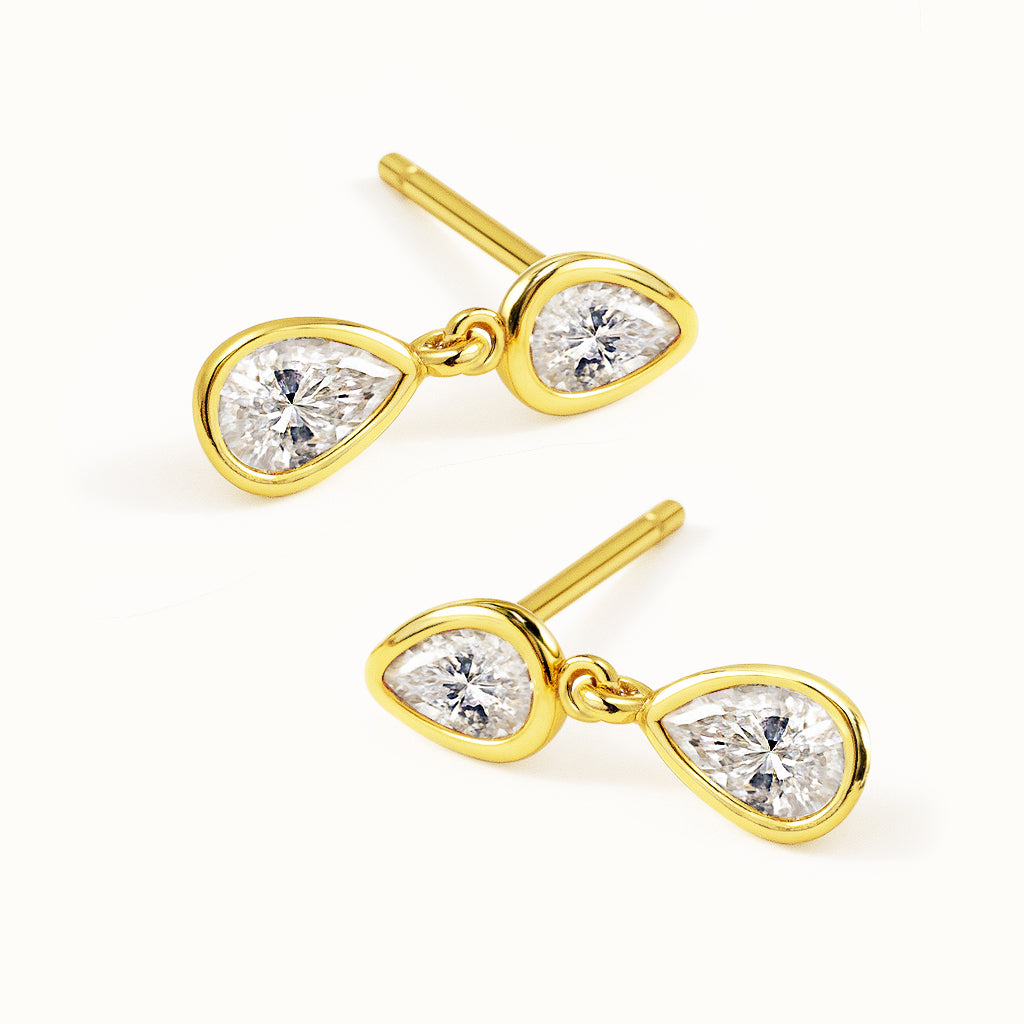 Boucles d'oreilles en or vermeil avec zircons cubiques en forme de gouttes
