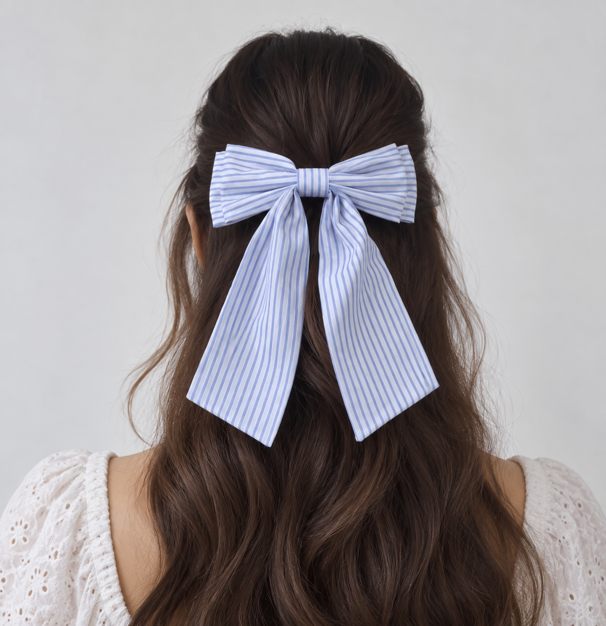 Barrette à nœud rayé bleu et blanc