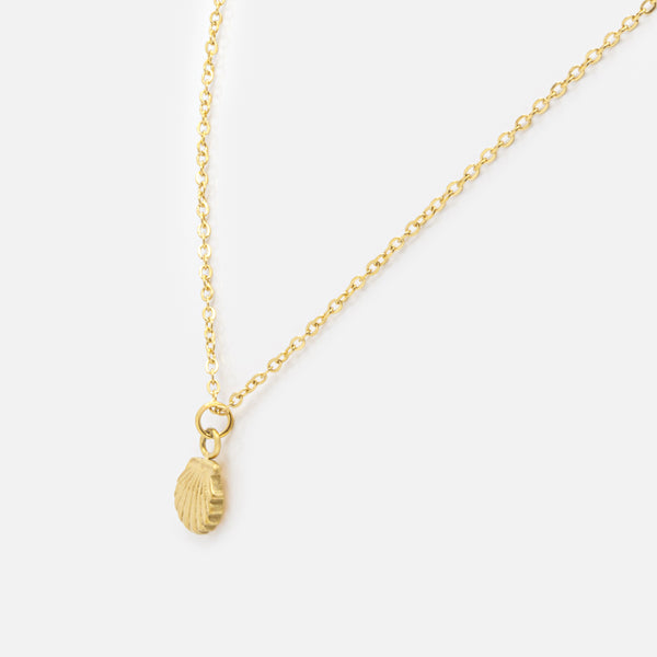 Charger l'image dans la galerie, Mini collier doré breloque coquillage en acier inoxydable