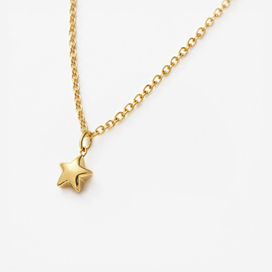 Mini collier étoile dorée en acier inoxydable