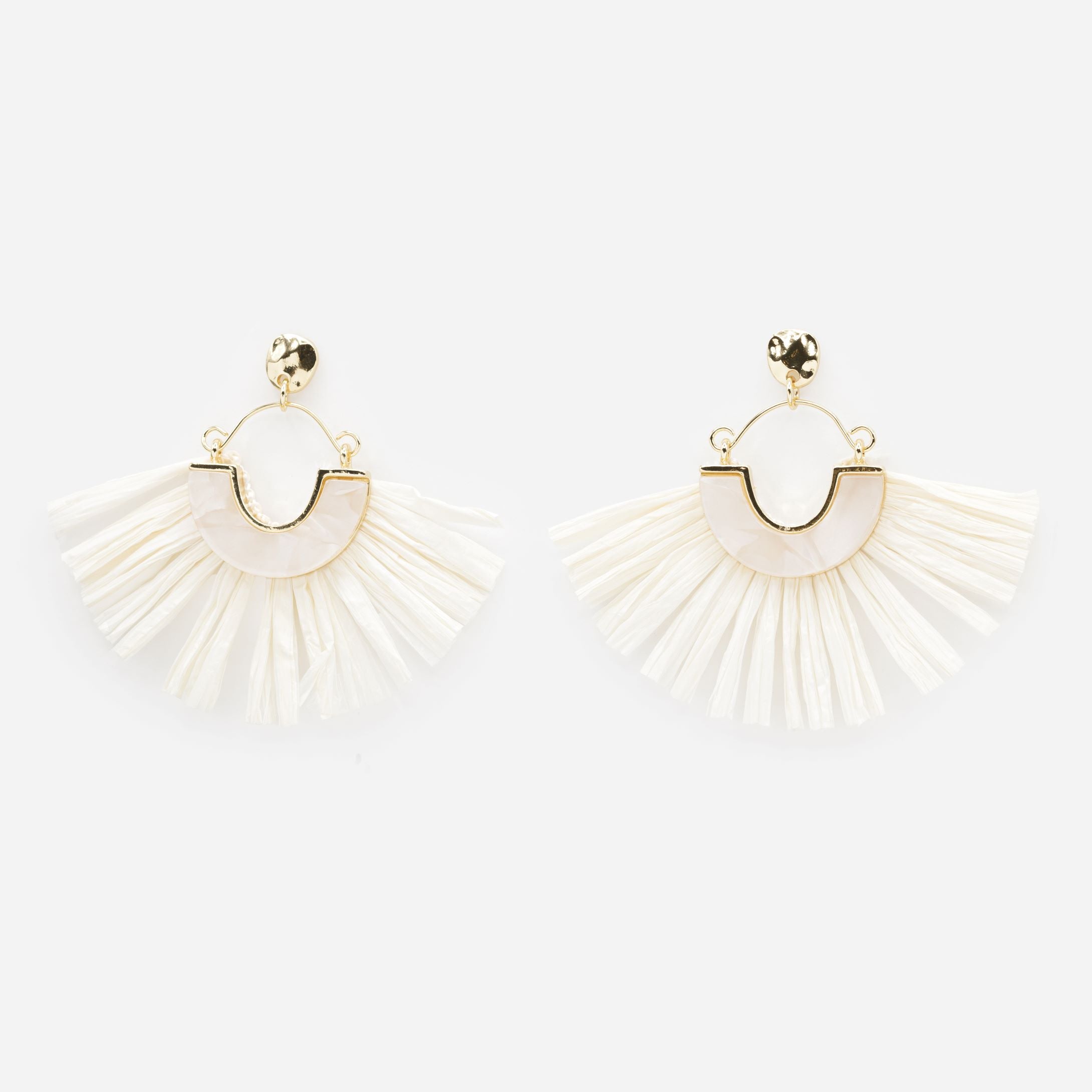 Boucles d'oreilles frange en paille ivoire avec pierre nacrée