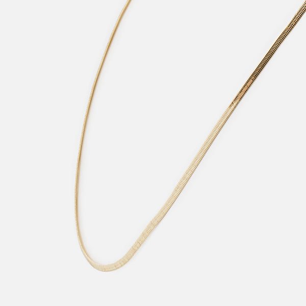 Load image into Gallery viewer, Gold chain with flat serpentine links