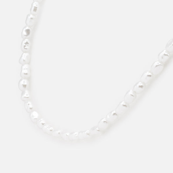 Load image into Gallery viewer, Necklace of small pearls
