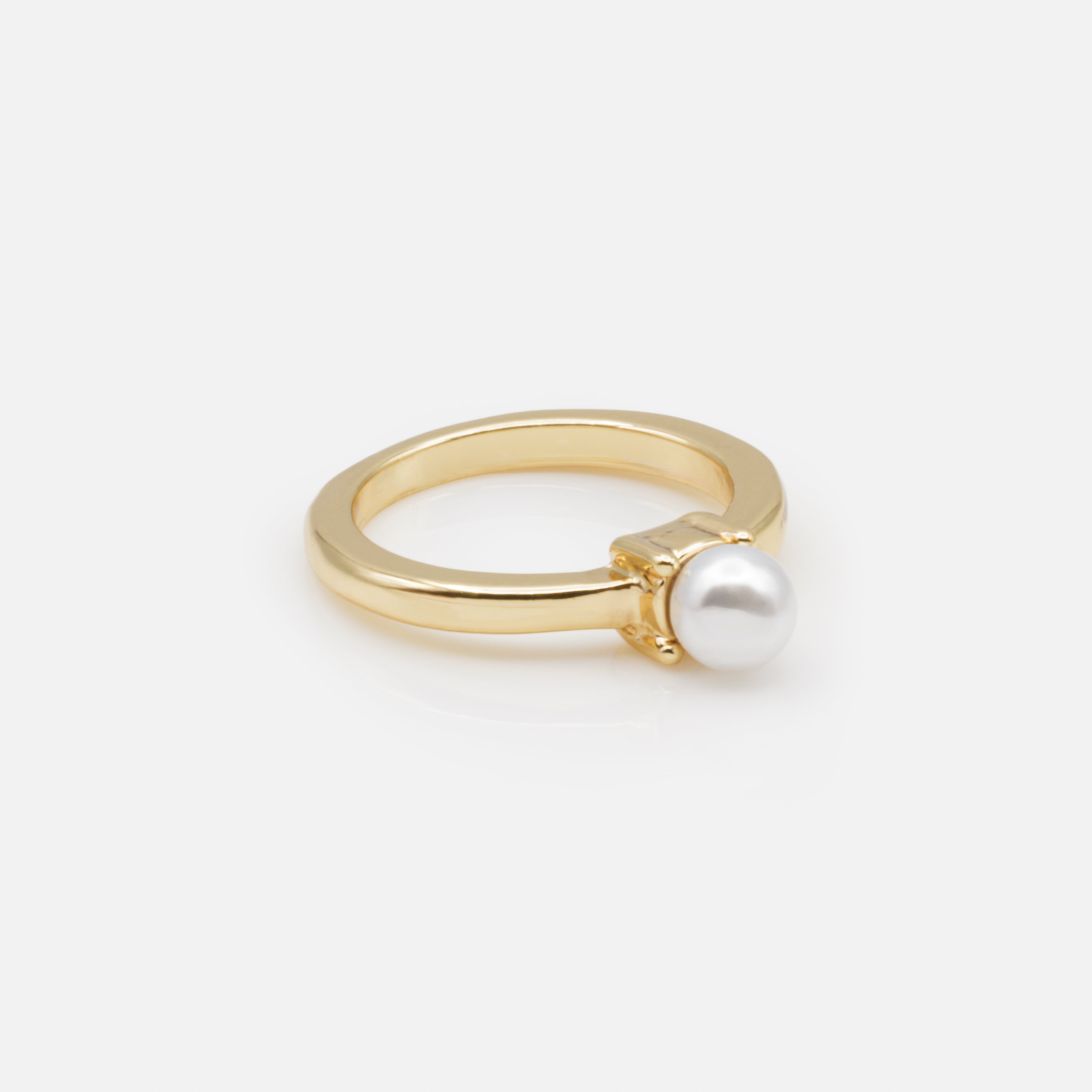 Bague dorée perle solitaire