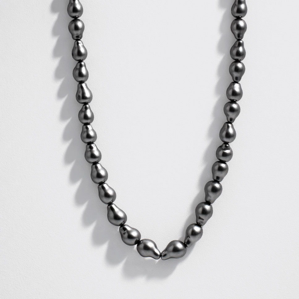 Collier de perles baroques gris foncé