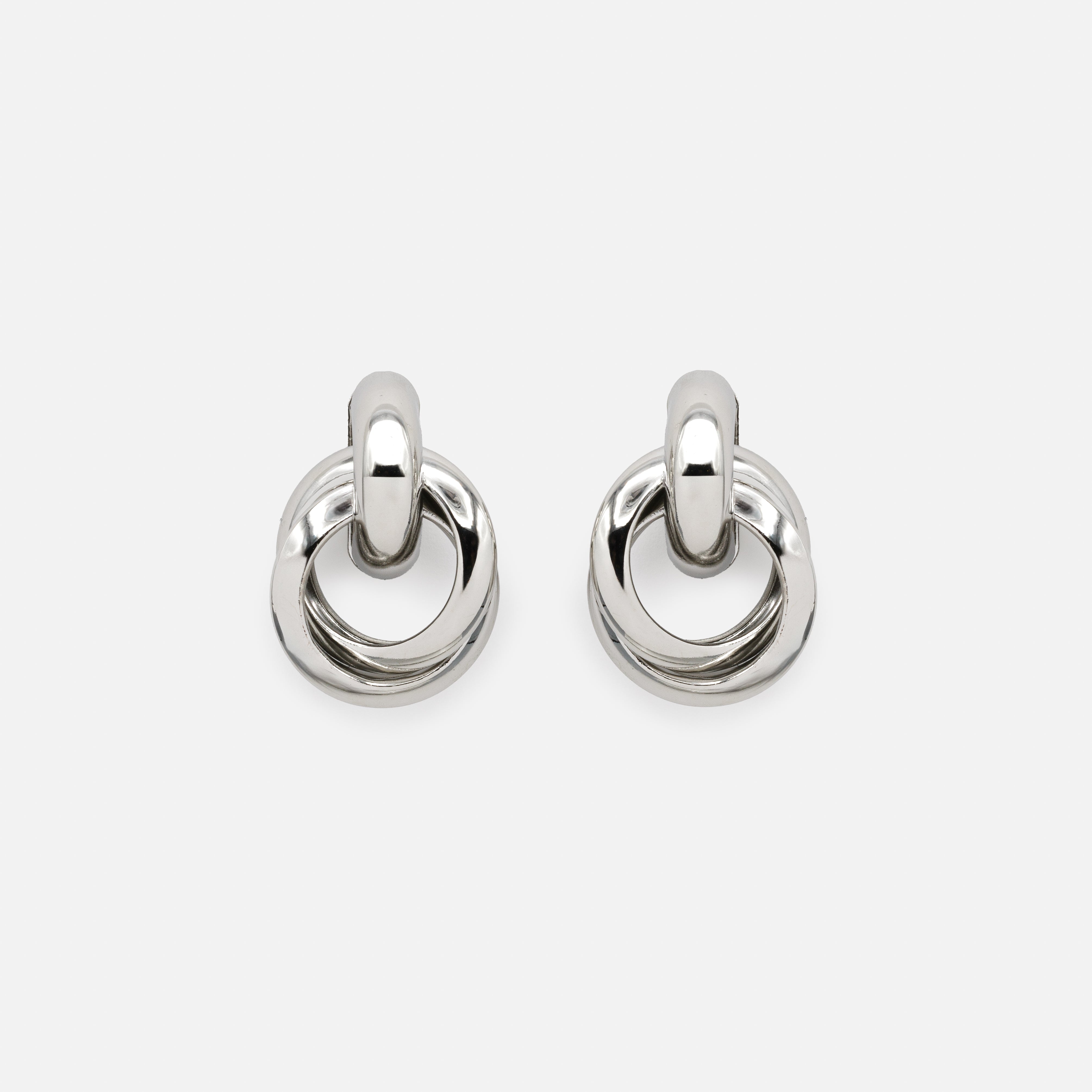 Boucles d'oreilles fixes argentées anneaux suspendus entremêlés