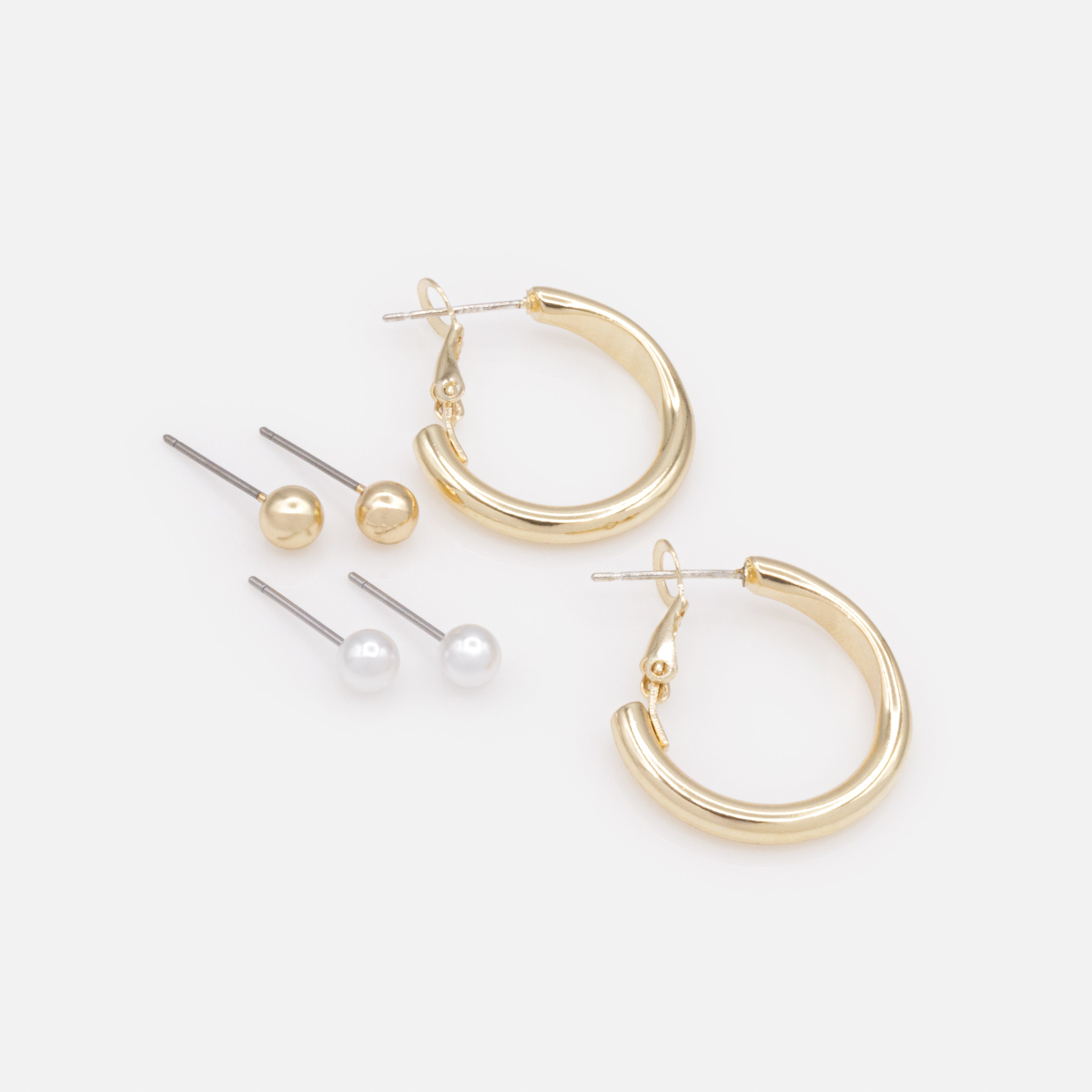 Ensemble de boucles d'oreilles dorées & perles