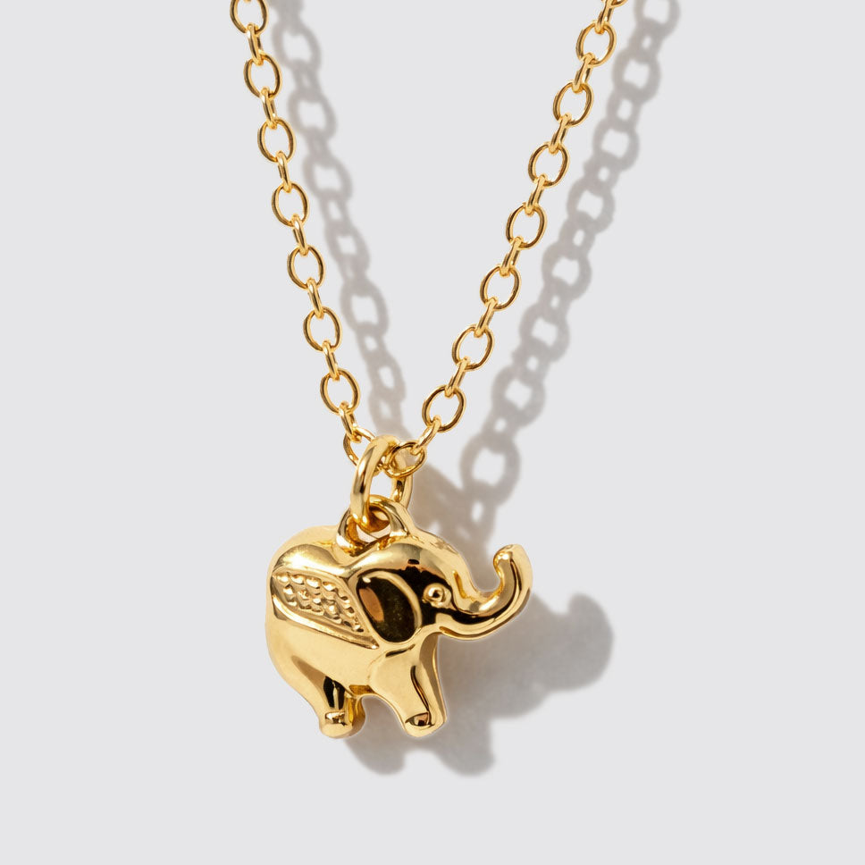 Collier fin doré à pendentif charm éléphant