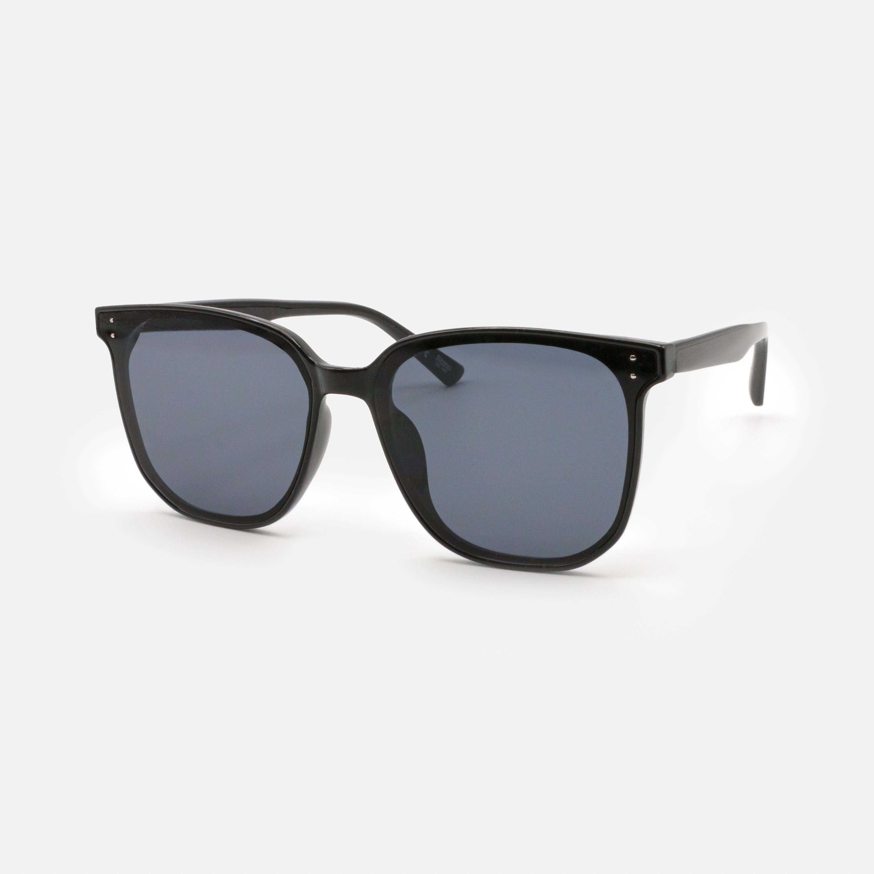 Black sunglasses with black lenses