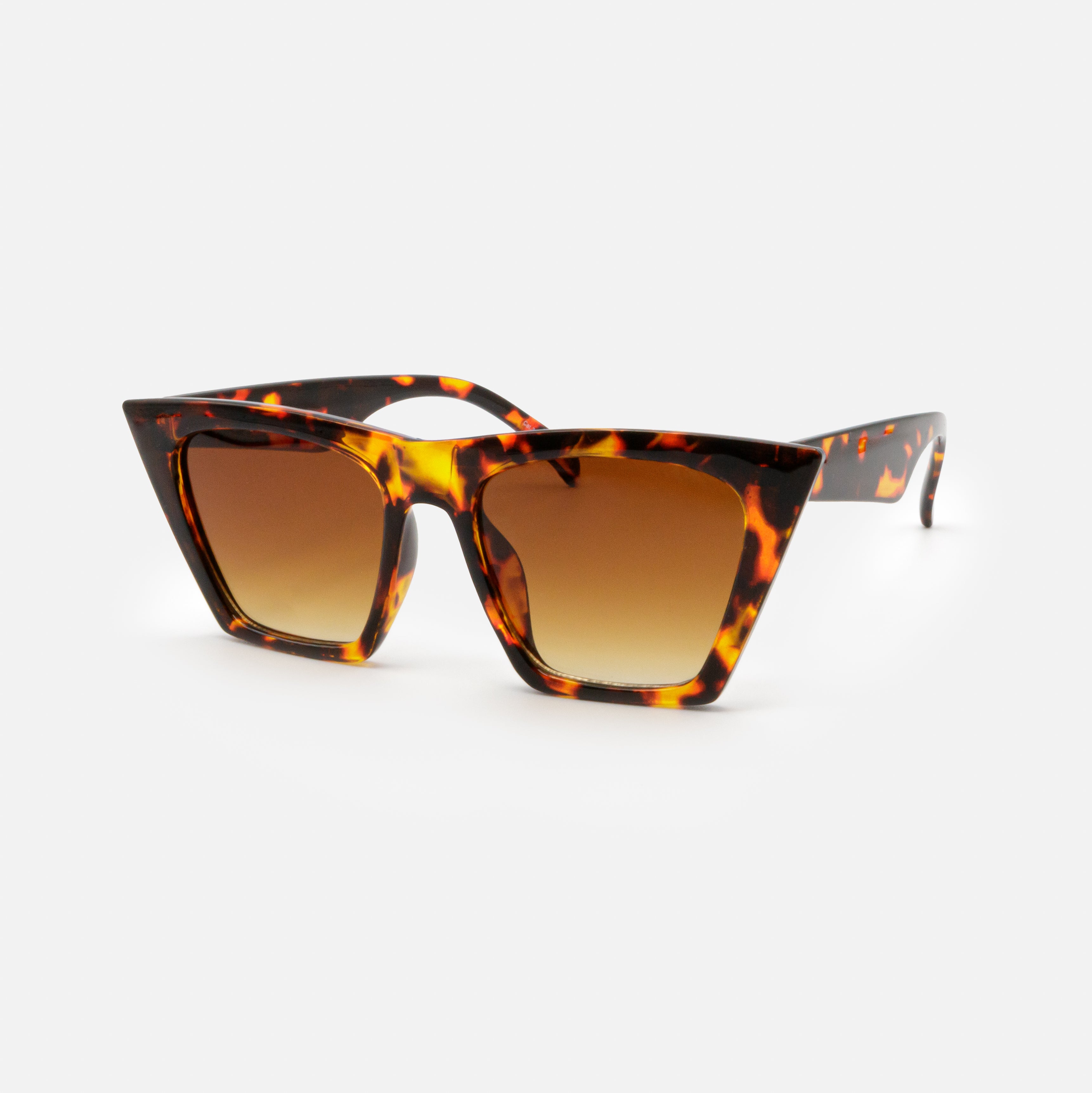 Tortoiseshell sunglasses with pointed brown lenses
