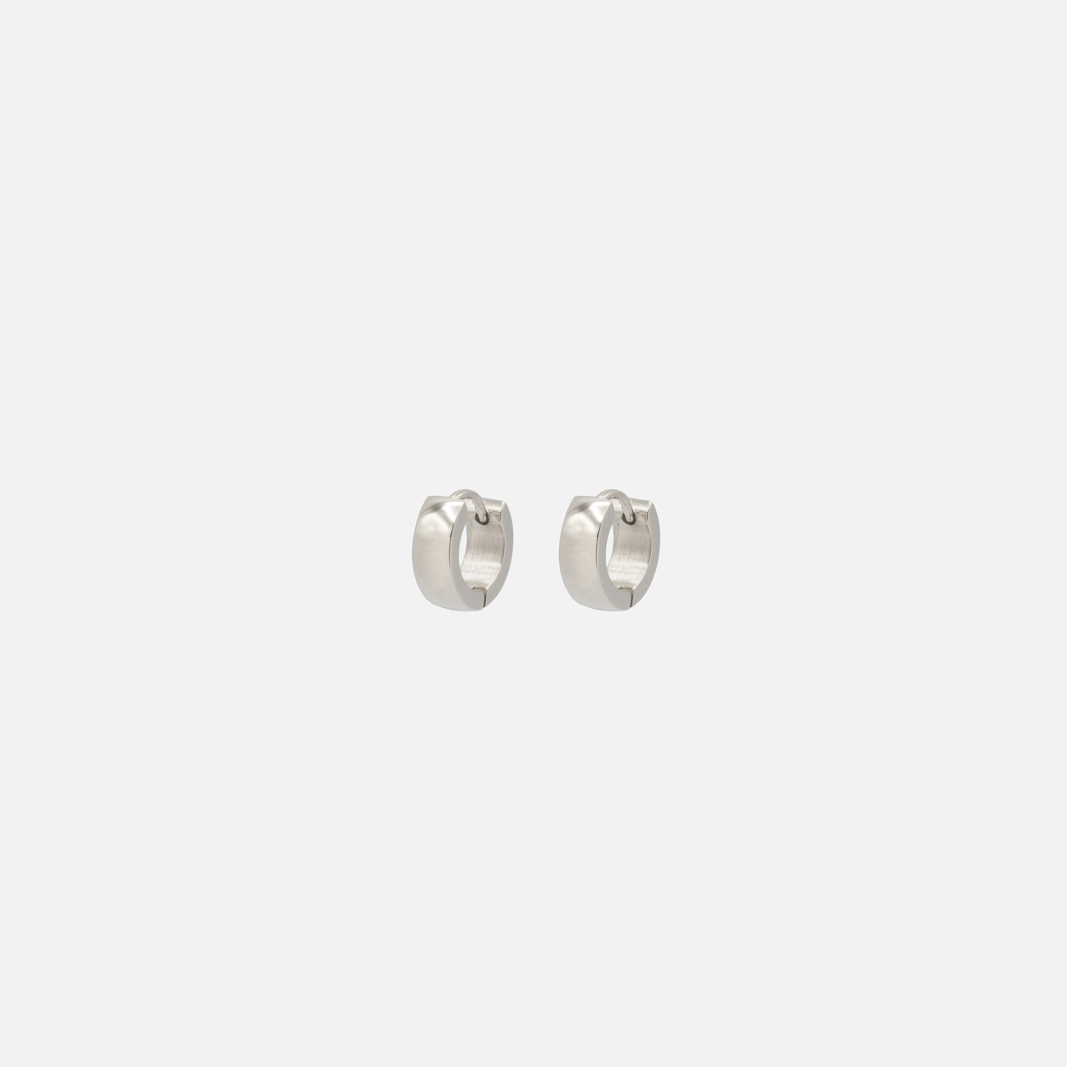 Boucles d'oreilles huggies argentées 10 mm en acier inoxydable