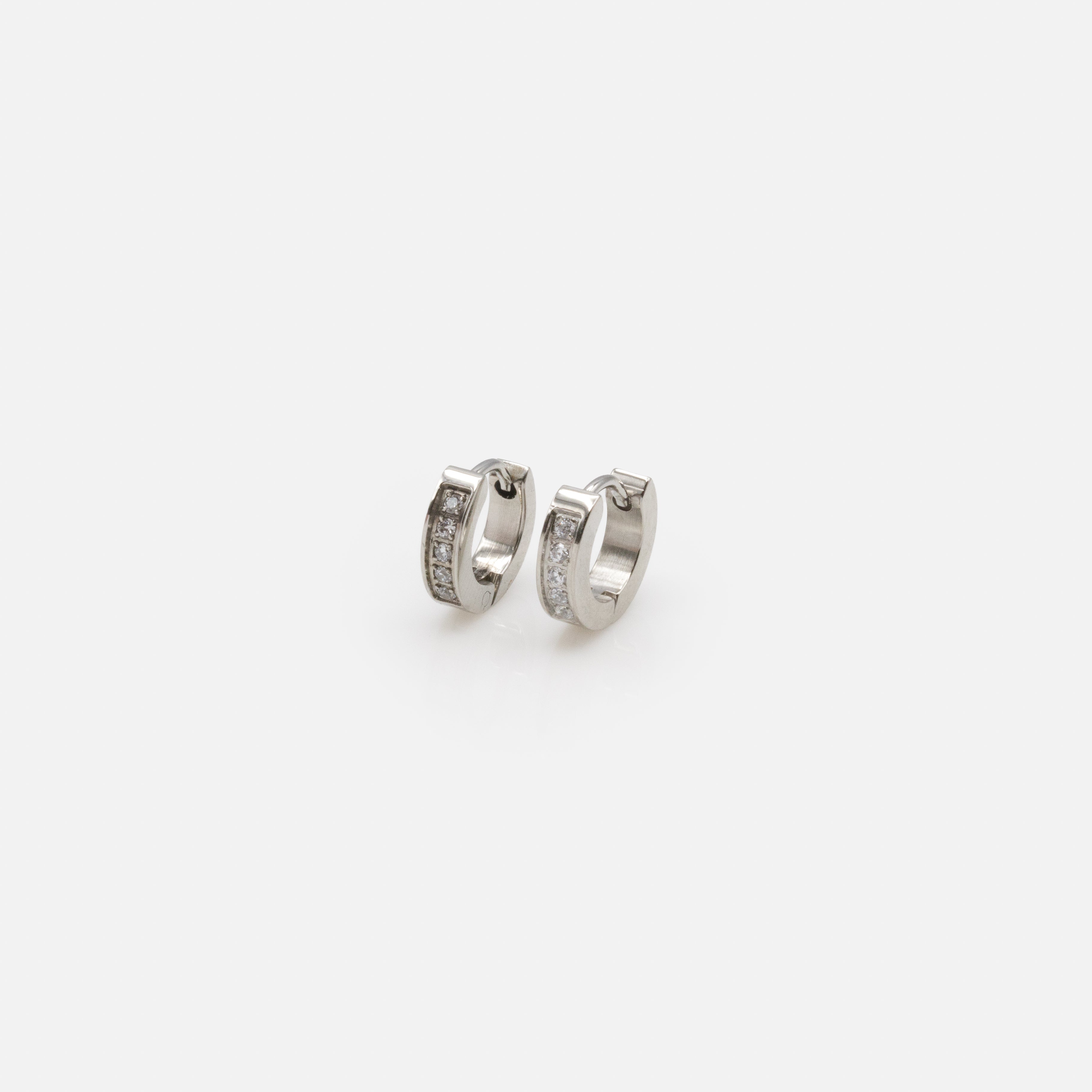 Boucles d'oreilles huggies argentées 11 mm avec rang de zircons en acier inoxydable