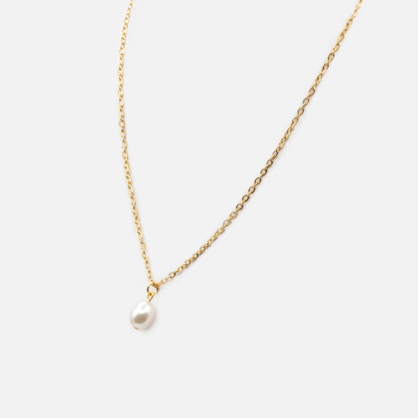 Load image into Gallery viewer, Gold stainless steel pearl charm necklace