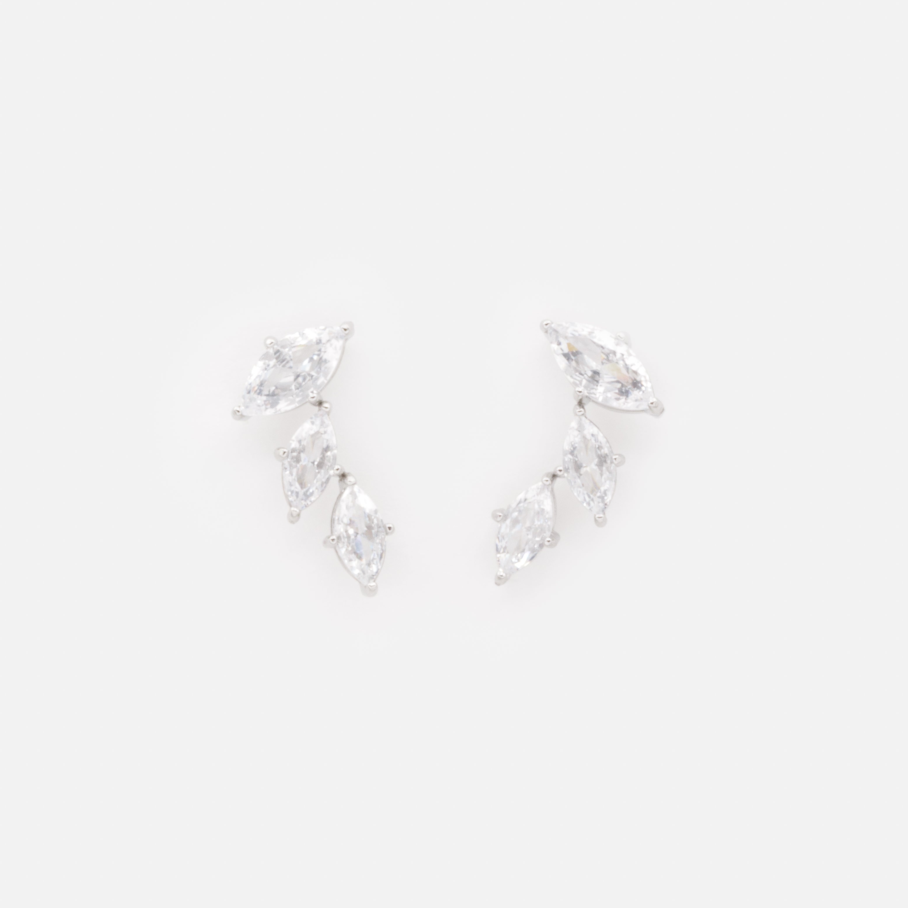 Boucles d'oreilles argentées trio de feuilles en acier inoxydable