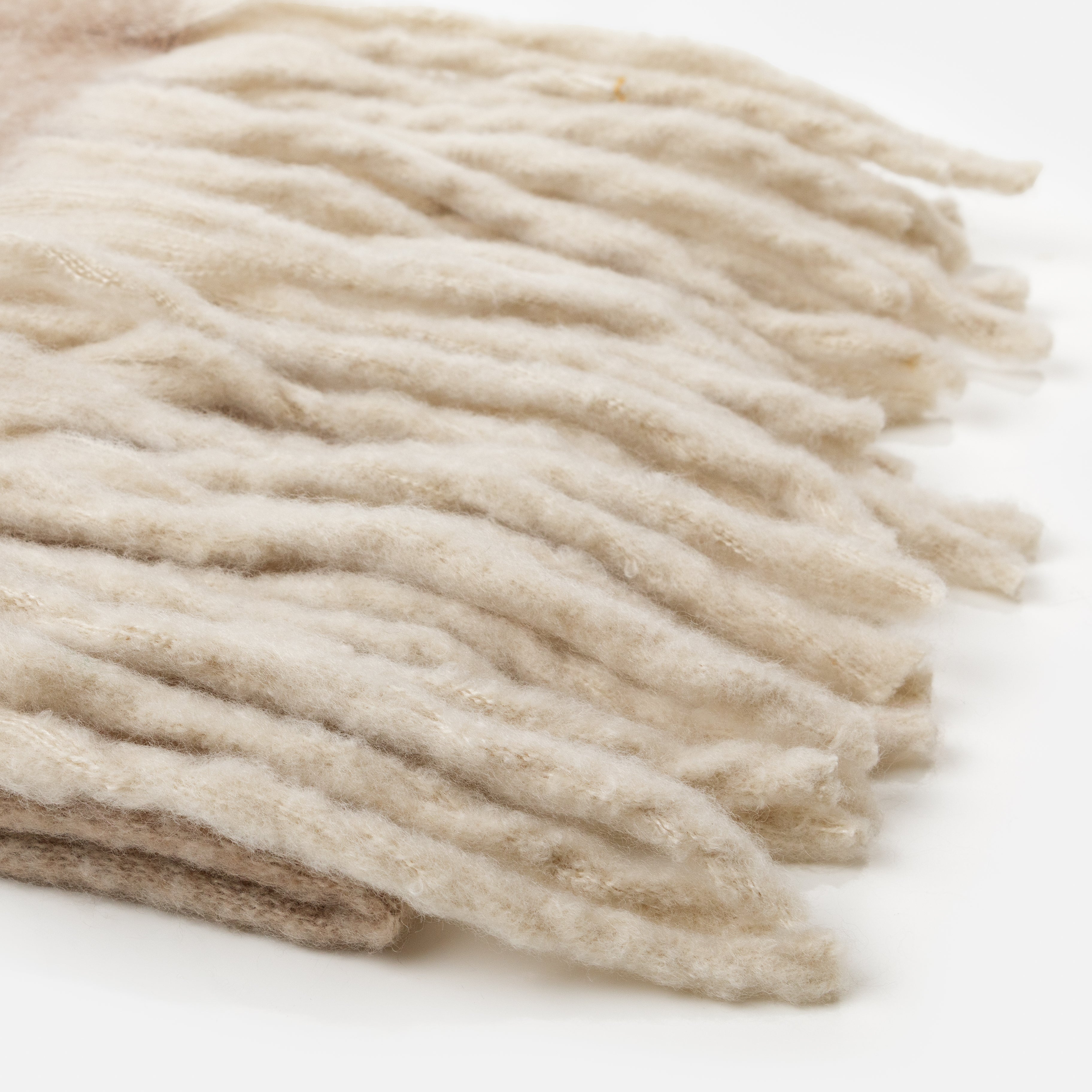 Foulard douillet beige à franges ivoire