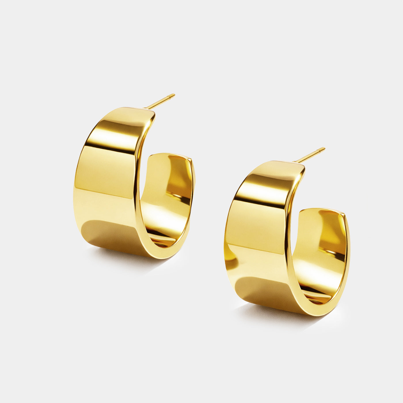 Bizou SF253E008GL – Gold large wide band hoop earrings in stainless steel, high-polish finish, angled view, Bizou jewelry