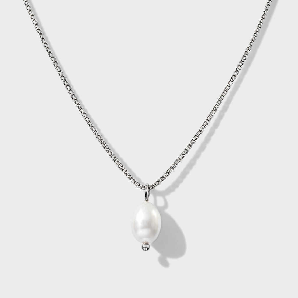 Bizou SF253N021SL – Silver baroque pearl pendant necklace on box chain in stainless steel, front view, Bizou jewelry