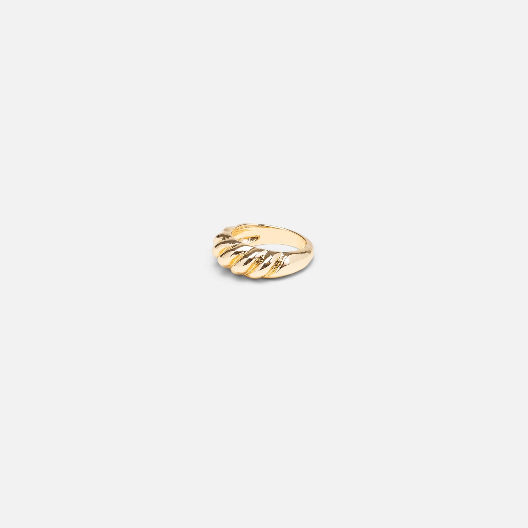 Gold-plated ring with diagonal grooves in stainless steel