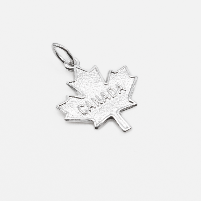 Breloque feuille d'érable en argent sterling