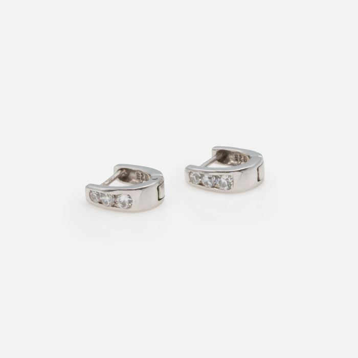 Boucles d'oreilles anneaux avec pierres en argent sterling