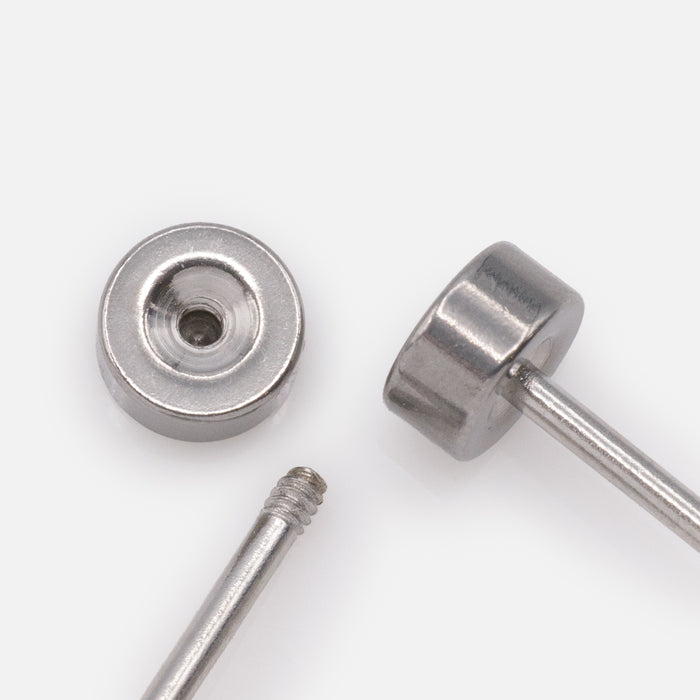 Mini boucles d'oreilles argentées coeurs perlés en acier inoxydable