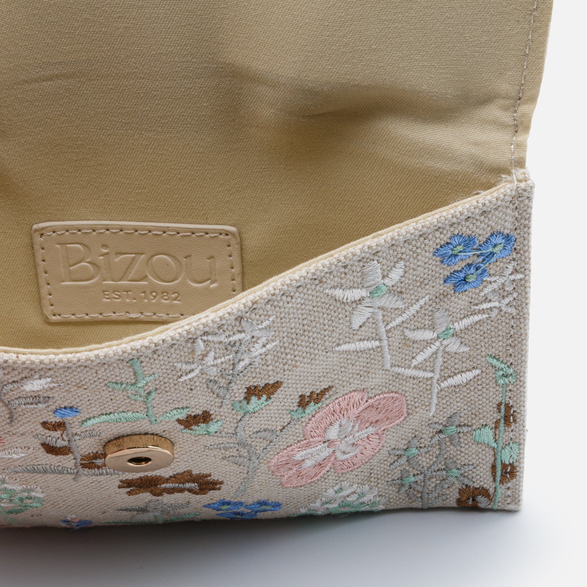 Petite pochette à fleurs brodées