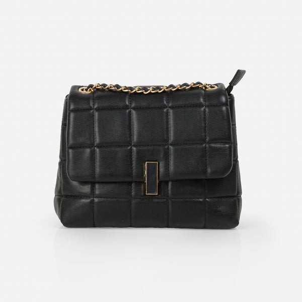 Load image into Gallery viewer, Black Quilted Twist Strap Handbag
