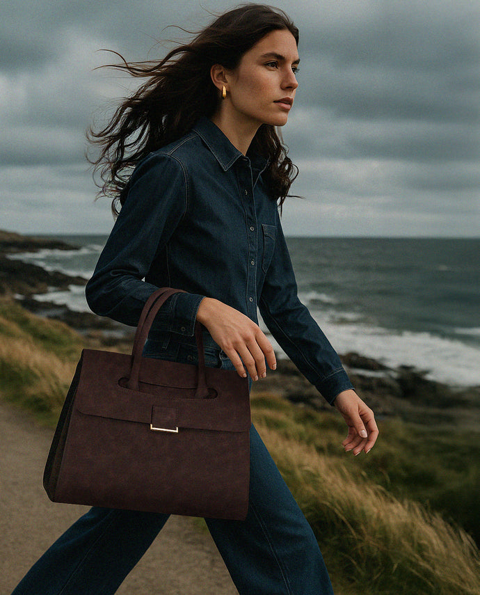 Sac à main brun foncé en suède