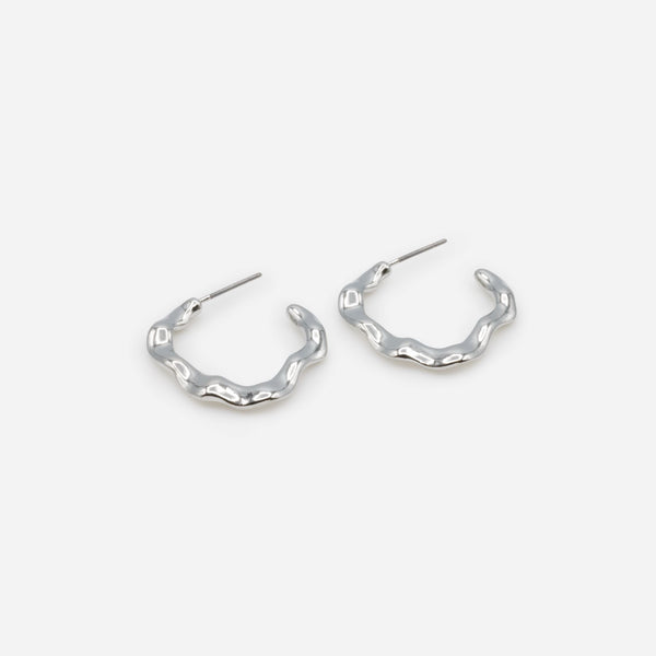 Load image into Gallery viewer, Irregular silver hoop earrings
