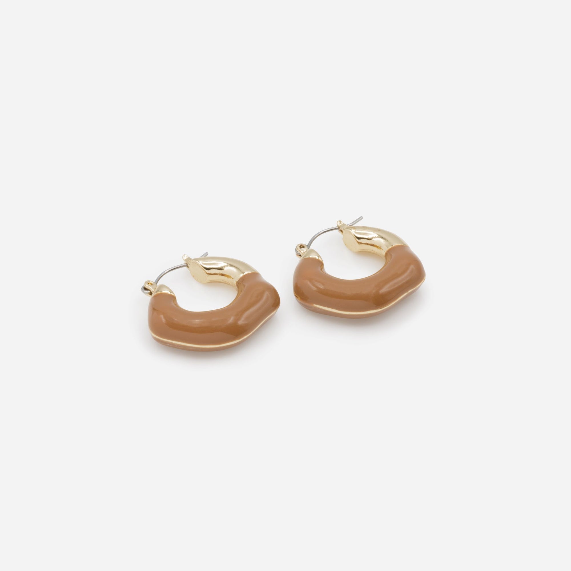 Irregular gold hoop earrings with brown base