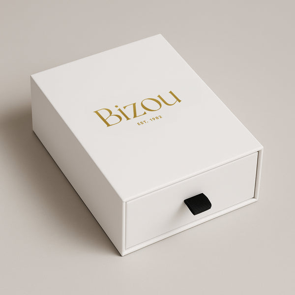 Charger l&#39;image dans la galerie, Très petites boucles d&#39;oreilles huggies 9 mm en or vermeil serties d&#39;un zircon cubique
