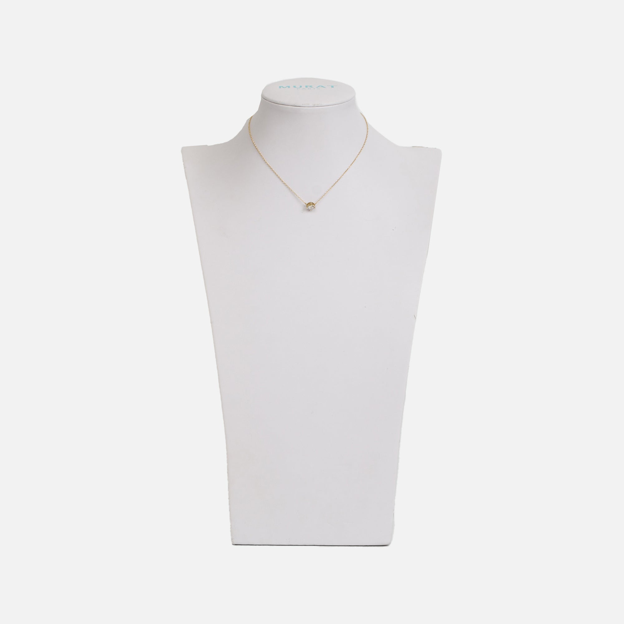 Collier doré avec zircon cubique