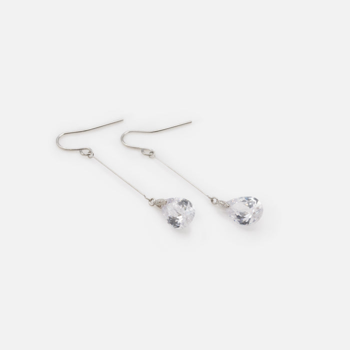 Boucles d'oreilles pendantes argentées avec zircons cubiques gouttes de pluie