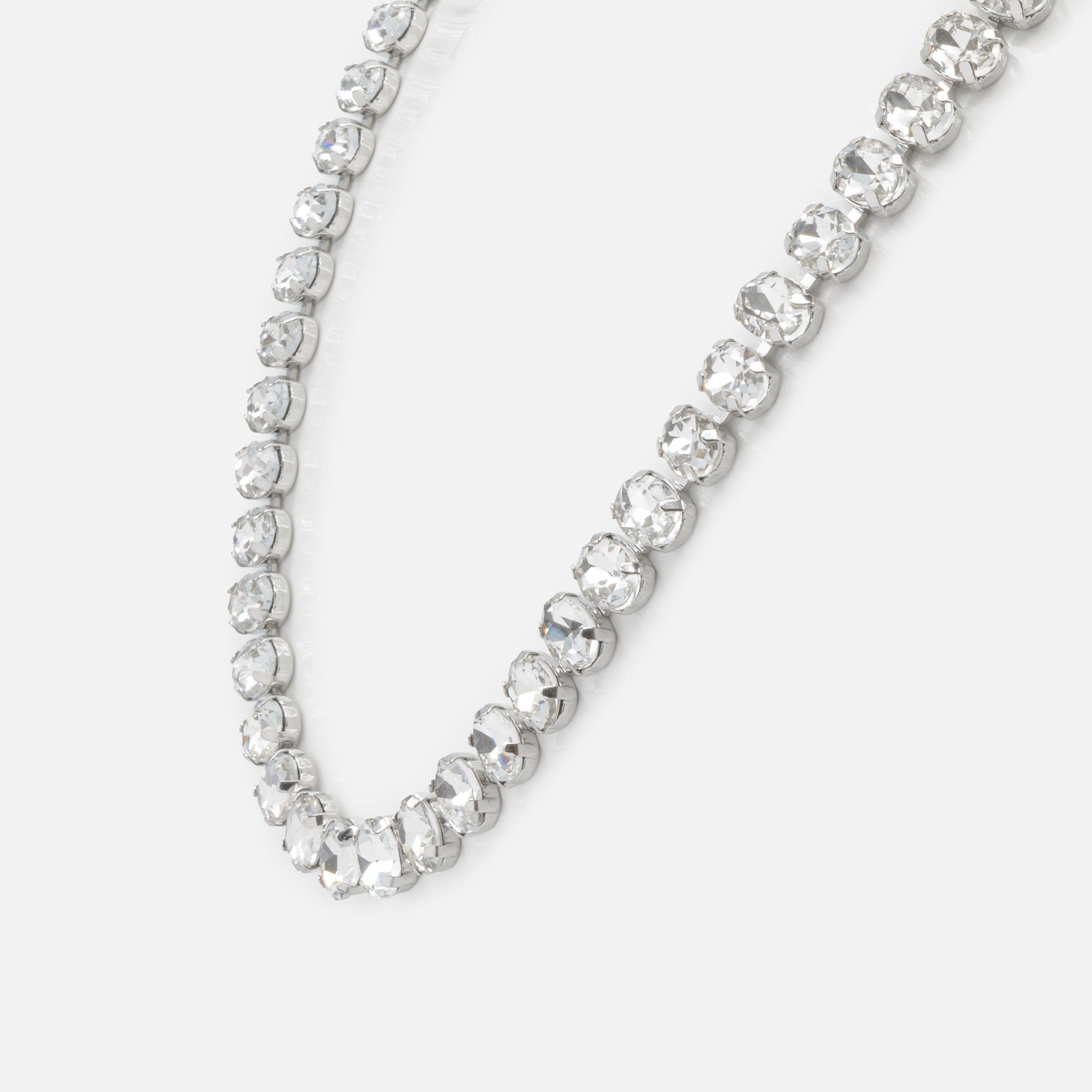 Ensemble rivière de zircons cubiques et boucles d'oreilles argentées avec pierres colorées