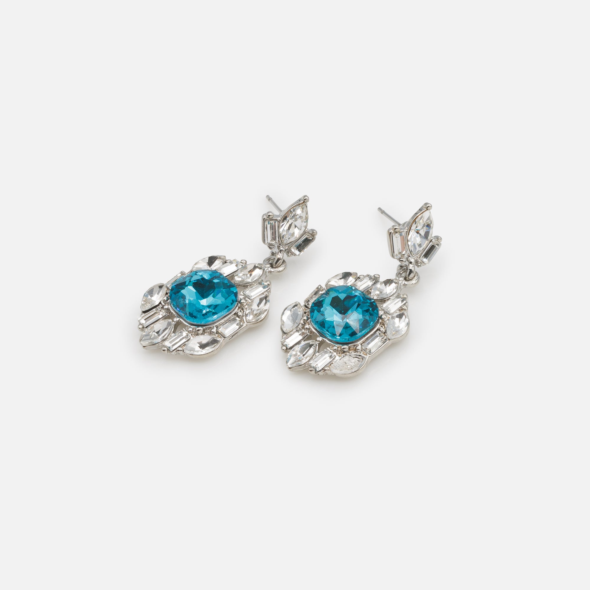 Ensemble collier et boucles d'oreilles pendantes argentés avec pierres blanches et turquoise