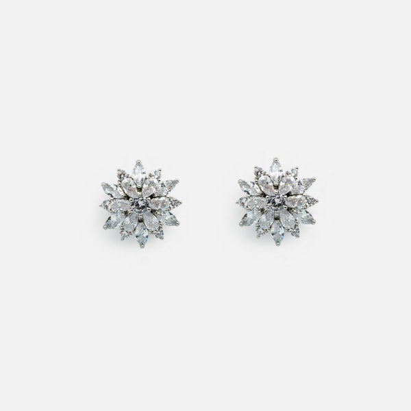 Load image into Gallery viewer, Fixed silvered flower earrings
