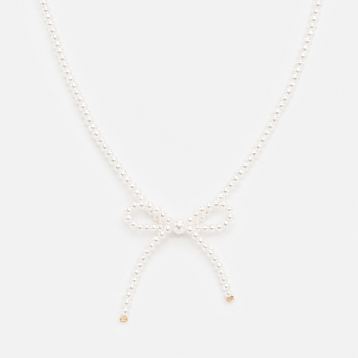 Pearl necklace with side buckle