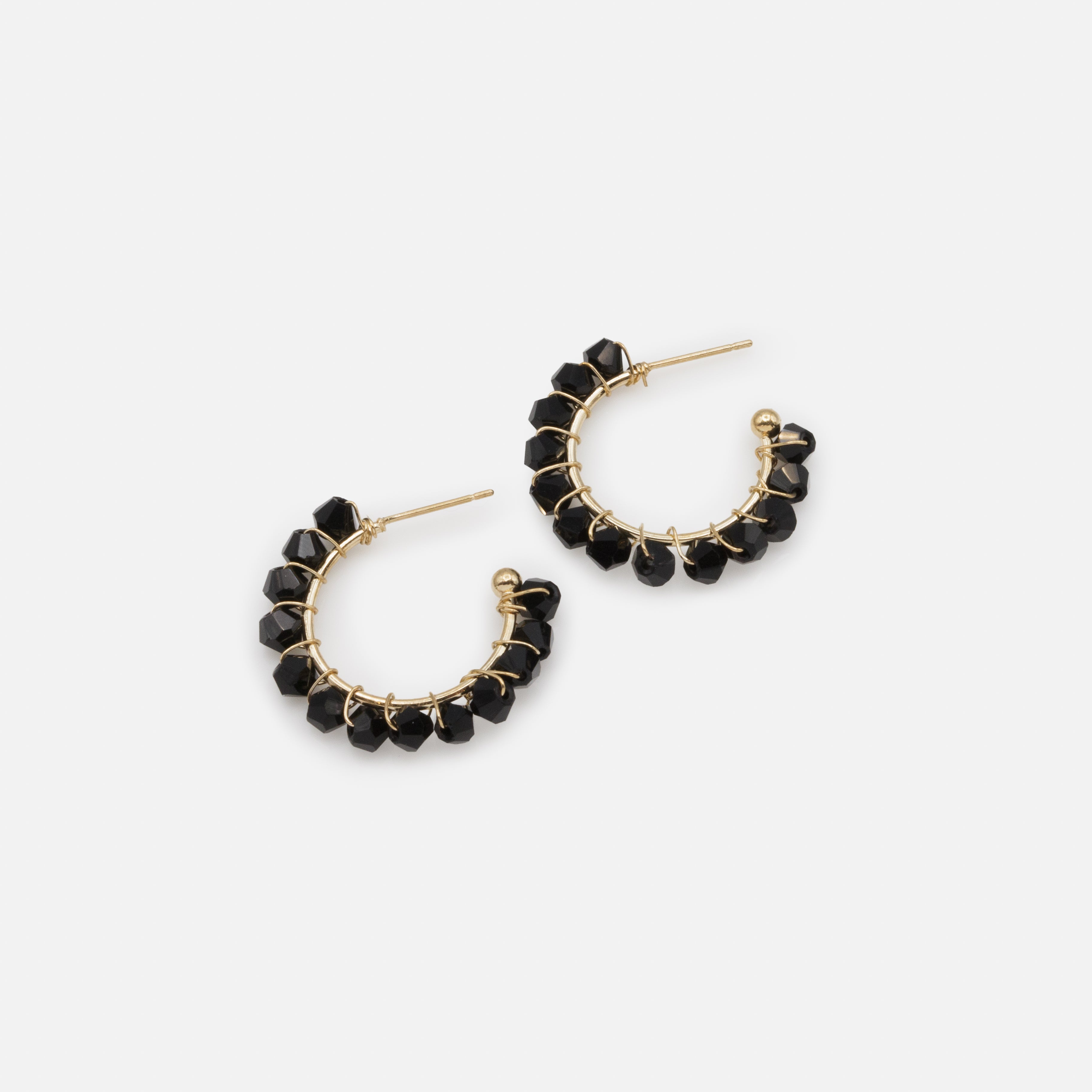 Boucles d'oreilles dorées anneaux de billes noires
