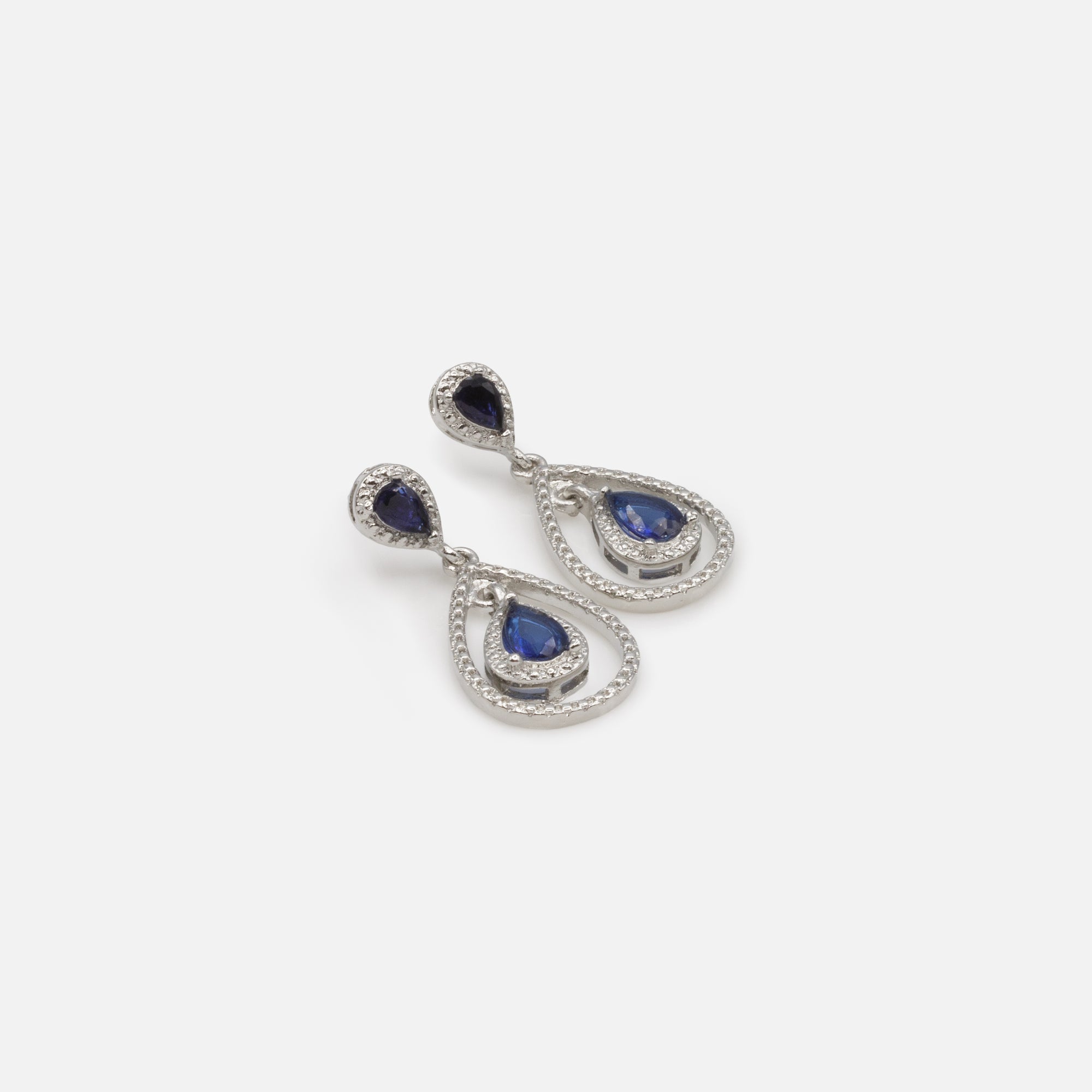 Boucles d'oreilles argentées avec pierres bleues