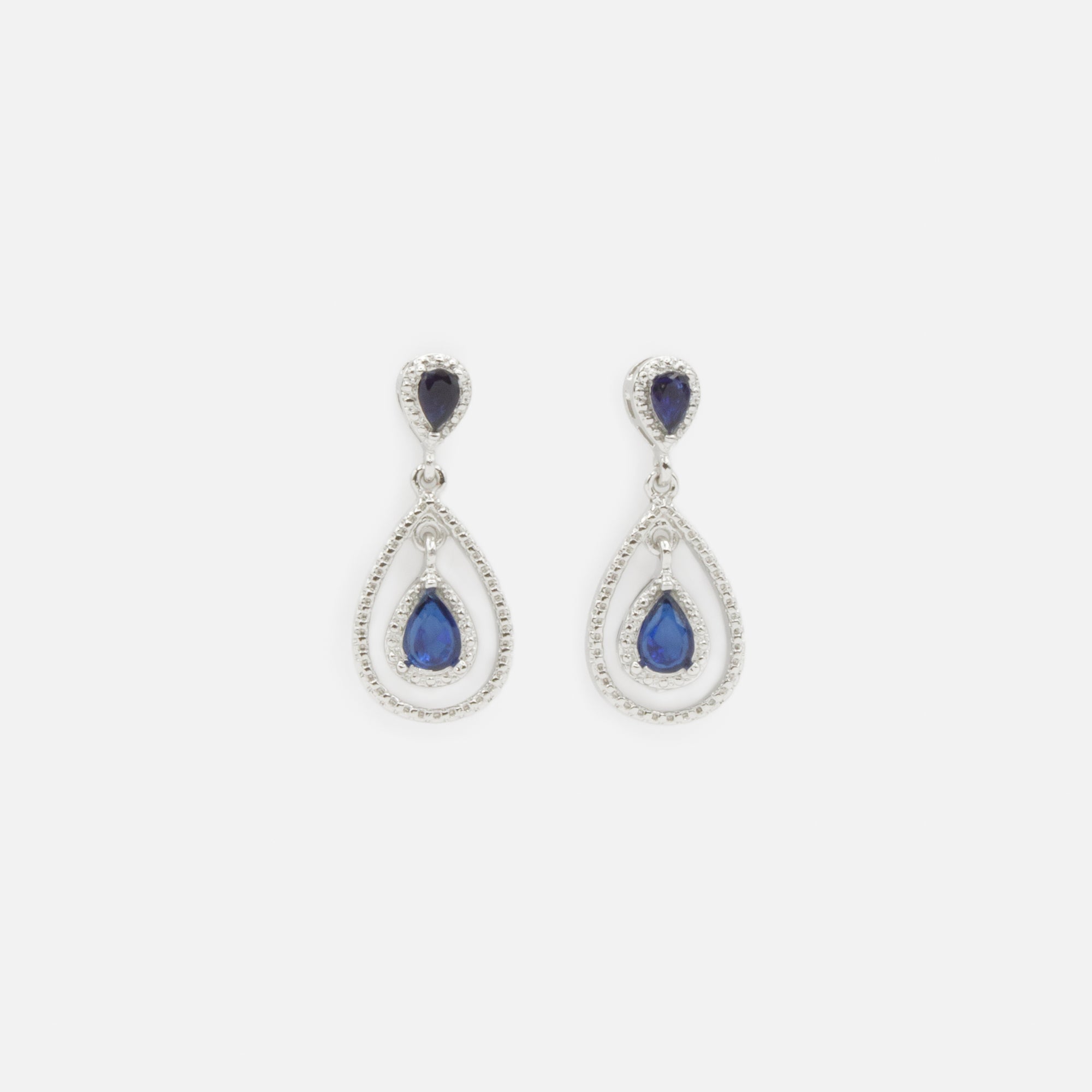 Boucles d'oreilles argentées avec pierres bleues