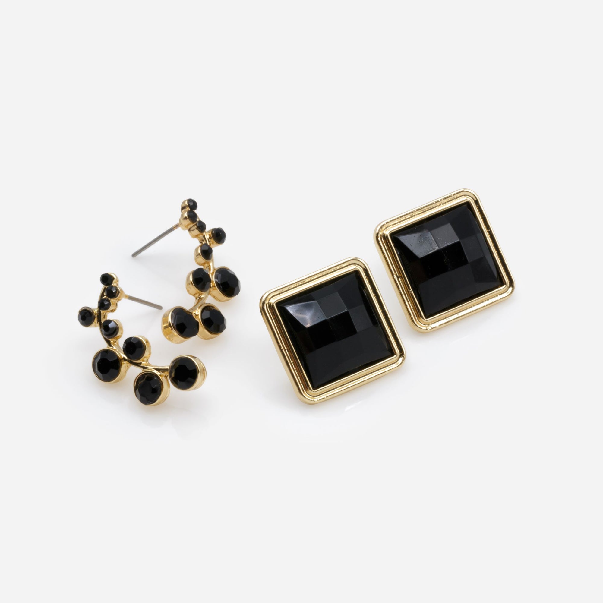 Duo de boucles d'oreilles dorées et noires texturées