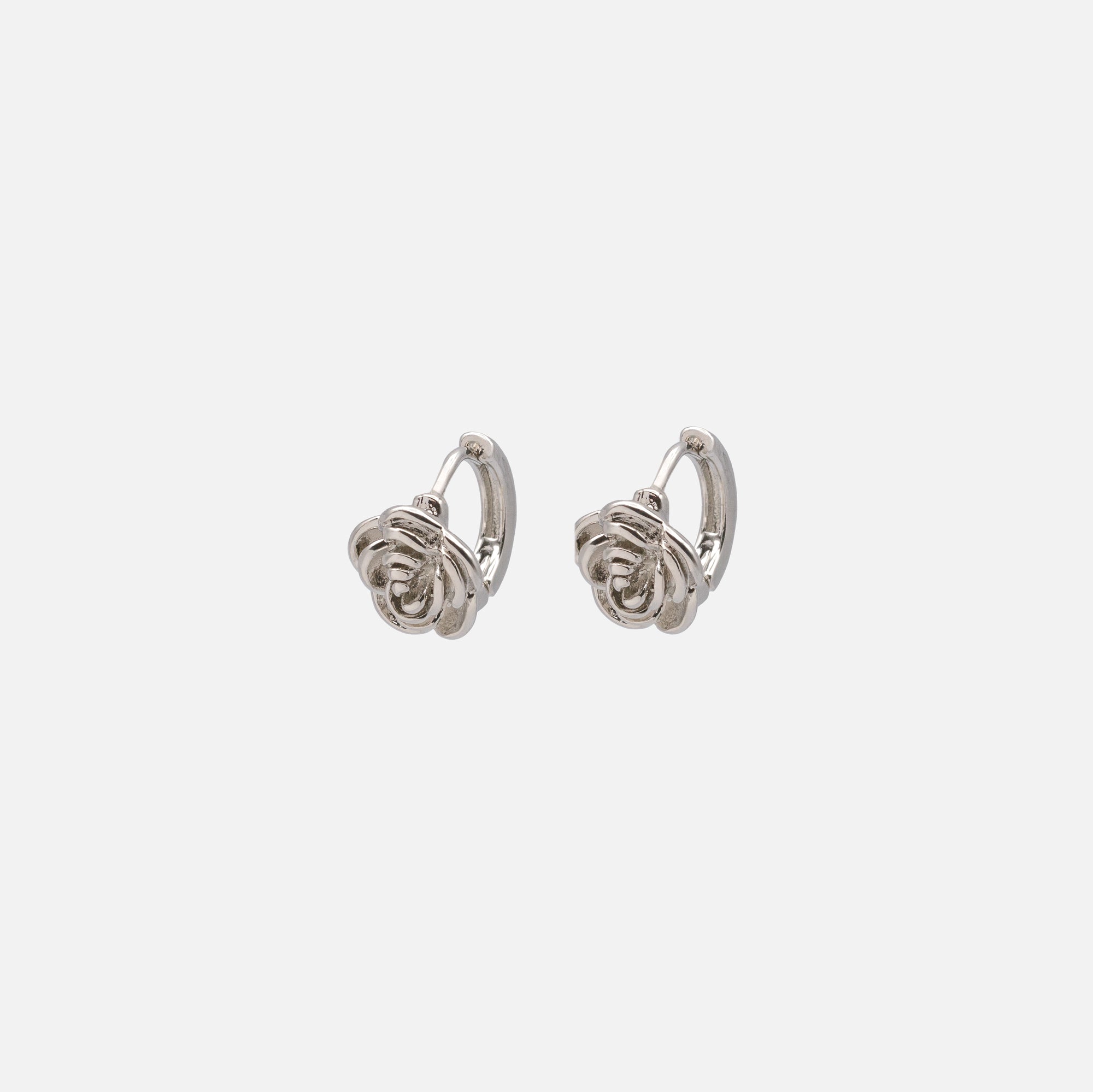 Boucles d'oreilles huggies argentées 11 mm avec rose