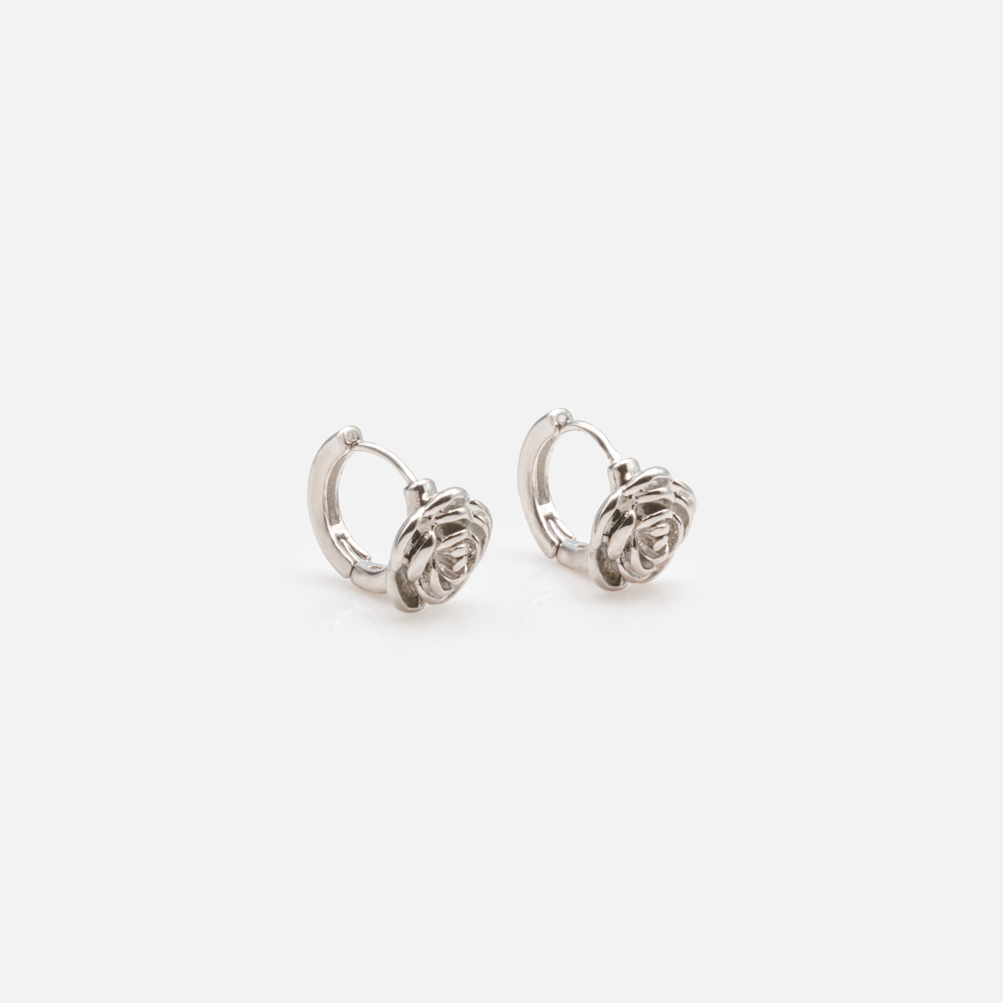 Boucles d'oreilles huggies argentées 11 mm avec rose