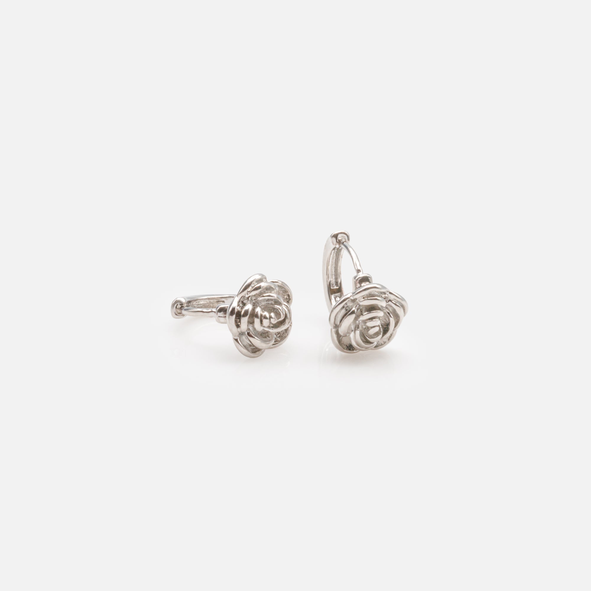 Boucles d'oreilles huggies argentées 11 mm avec rose