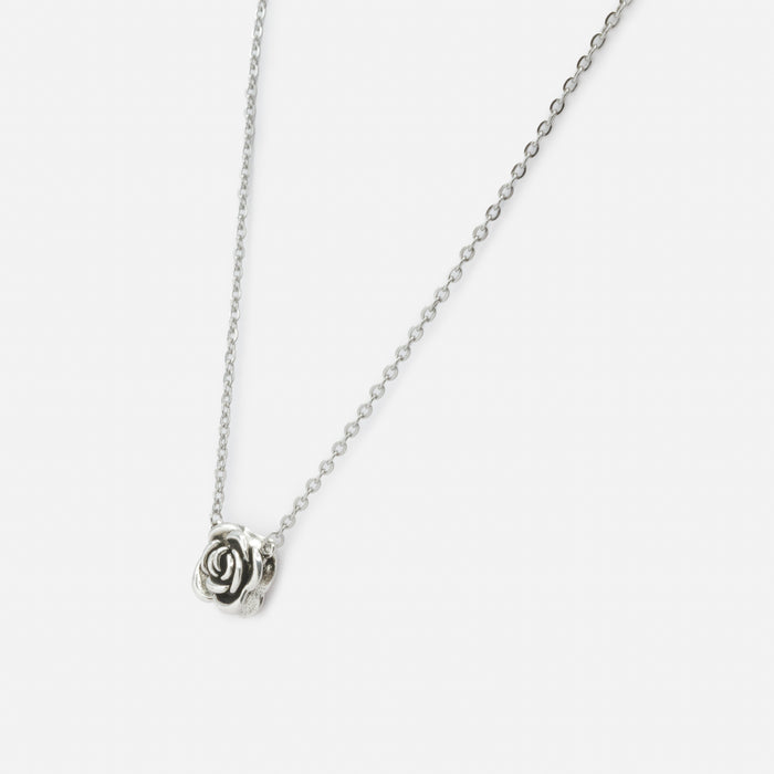 Collier argenté rose noire